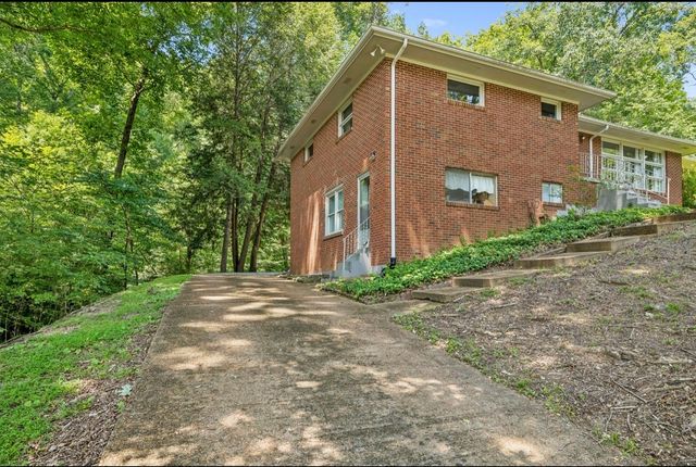 4027 Beverly Hills Dr, Pegram, TN 37143
