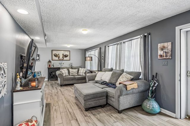 4027 Beverly Hills Dr, Pegram, TN 37143