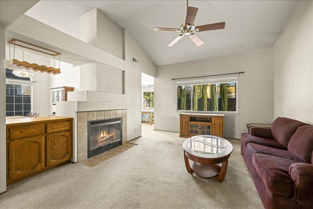 1438 Deerfield Cir, Roseville, CA 95747