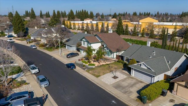 1438 Deerfield Cir, Roseville, CA 95747