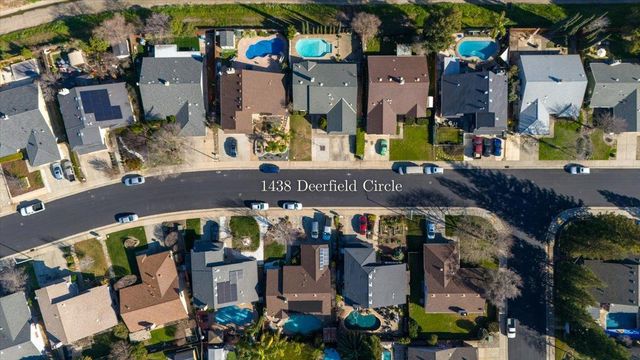 1438 Deerfield Cir, Roseville, CA 95747