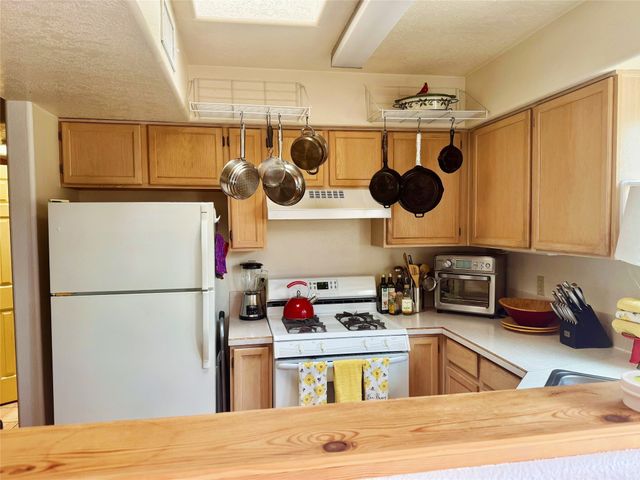 1084 Avenida Linda, Santa Fe, NM 87507