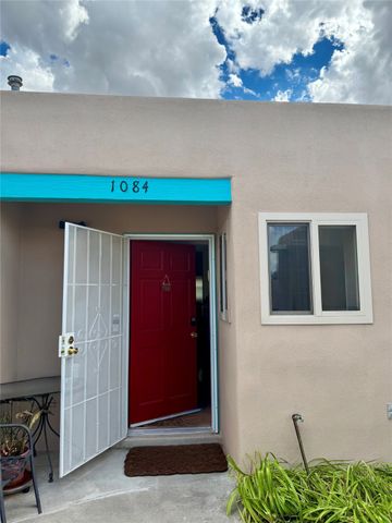 1084 Avenida Linda, Santa Fe, NM 87507