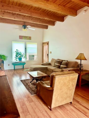 1084 Avenida Linda, Santa Fe, NM 87507