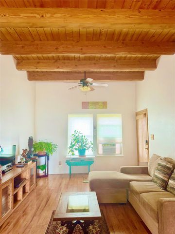 1084 Avenida Linda, Santa Fe, NM 87507