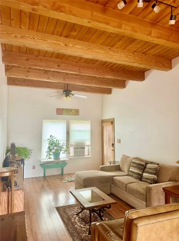 1084 Avenida Linda, Santa Fe, NM 87507