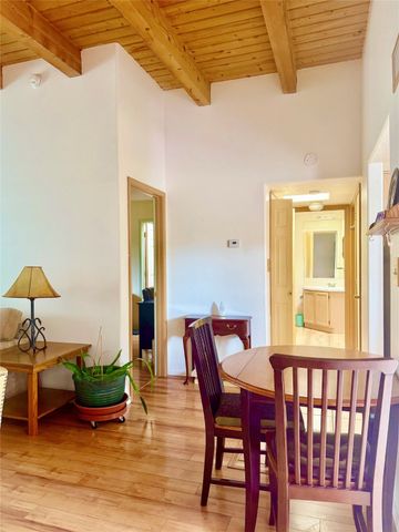 1084 Avenida Linda, Santa Fe, NM 87507