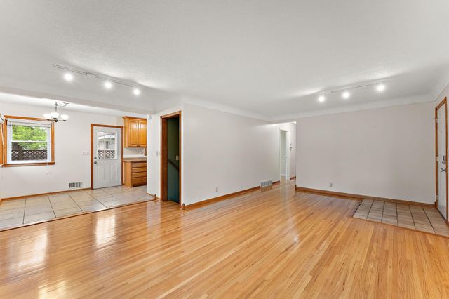 1691 4th Street, White Bear Lake, MN 55110