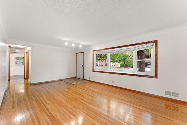 1691 4th Street, White Bear Lake, MN 55110