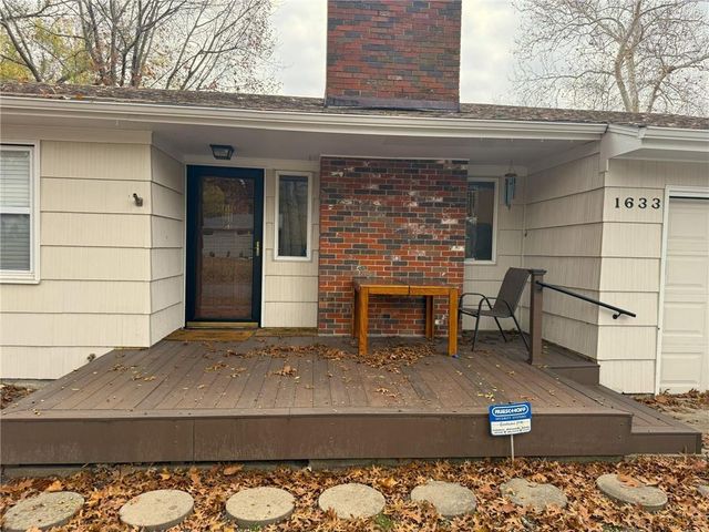 1633 W 20th Street, Lawrence, KS 66046