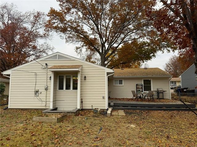 1633 W 20th Street, Lawrence, KS 66046