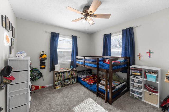 2116 Shalimar Dr, Salina, KS 67401