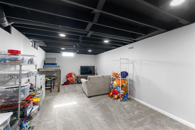 2116 Shalimar Dr, Salina, KS 67401