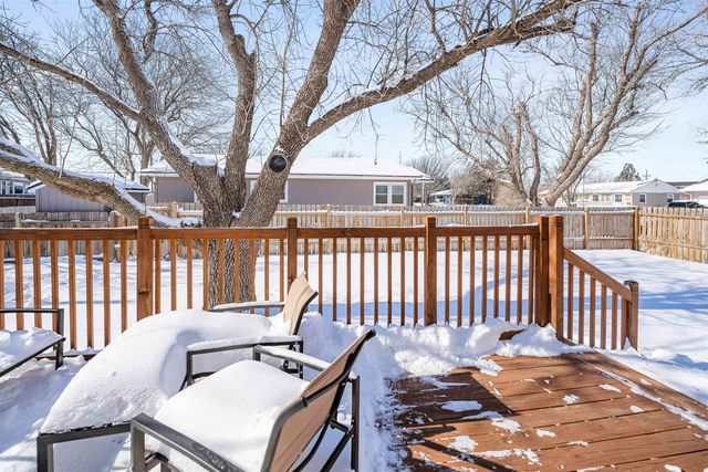 2116 Shalimar Dr, Salina, KS 67401