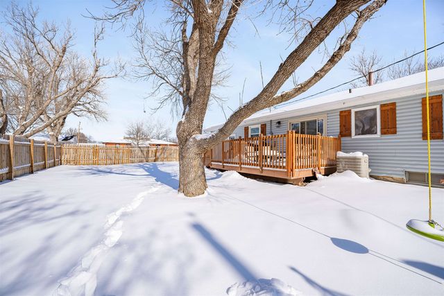 2116 Shalimar Dr, Salina, KS 67401