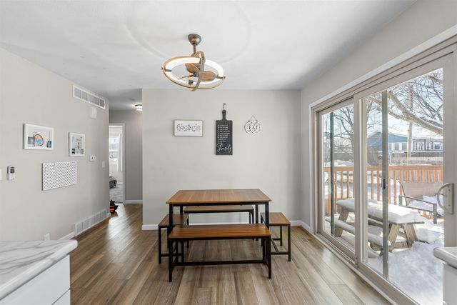 2116 Shalimar Dr, Salina, KS 67401