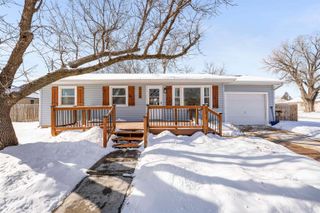 2116 Shalimar Dr, Salina, KS 67401