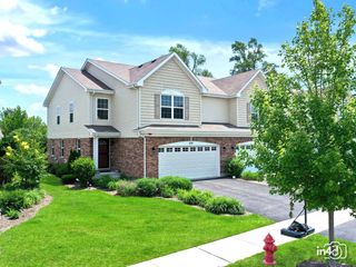 509 BOBBY ANN Court, Roselle, IL 60172