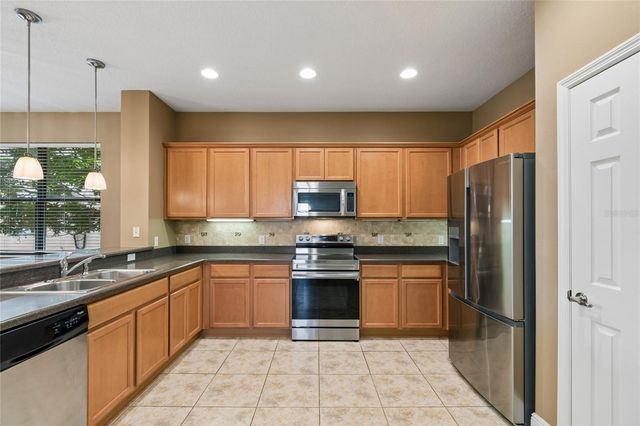 555 PRESIDO PARK PL, Poinciana, FL 34759