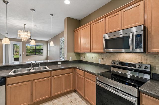 555 PRESIDO PARK PL, Poinciana, FL 34759