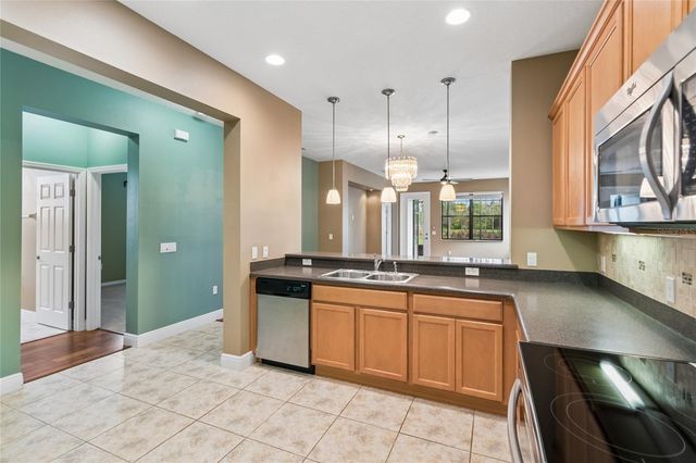 555 PRESIDO PARK PL, Poinciana, FL 34759