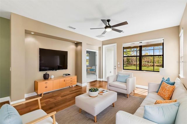 555 PRESIDO PARK PL, Poinciana, FL 34759