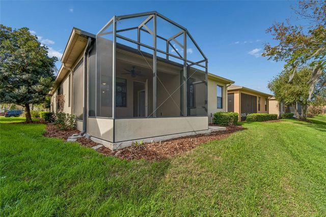 555 PRESIDO PARK PL, Poinciana, FL 34759