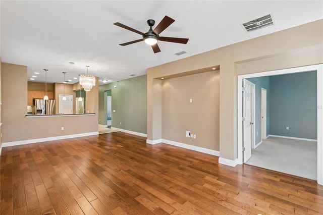 555 PRESIDO PARK PL, Poinciana, FL 34759