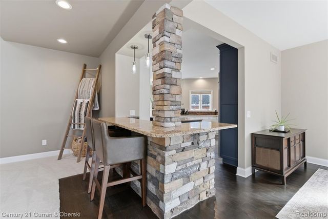 11793 Lorenz Way 13, Plymouth, MI 48170