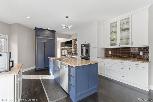 11793 Lorenz Way 13, Plymouth, MI 48170