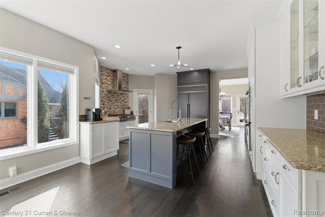 11793 Lorenz Way 13, Plymouth, MI 48170