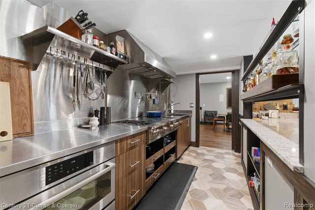 11793 Lorenz Way 13, Plymouth, MI 48170