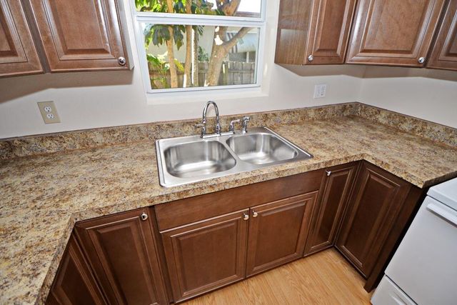 1337 CUMBIE STREET, Orlando, FL 32804