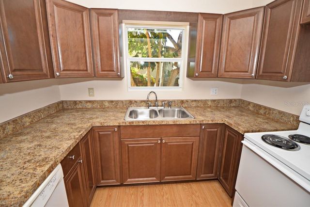1337 CUMBIE STREET, Orlando, FL 32804