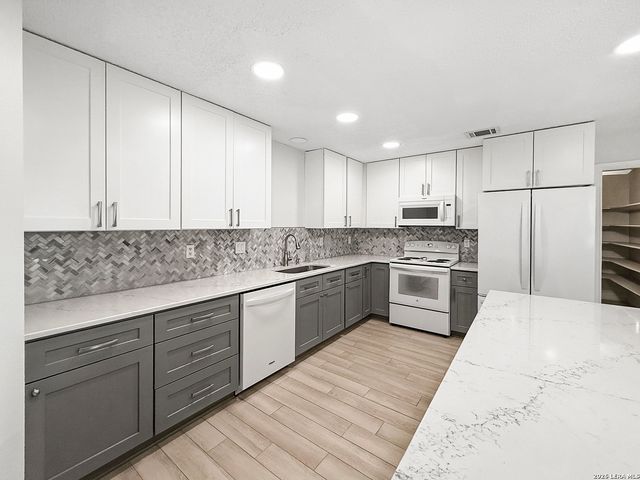 12022 Lodge Arbor, San Antonio, TX 78253