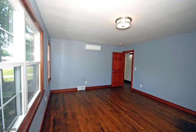 496 Franklin St, Pohatcong Twp., NJ 08865