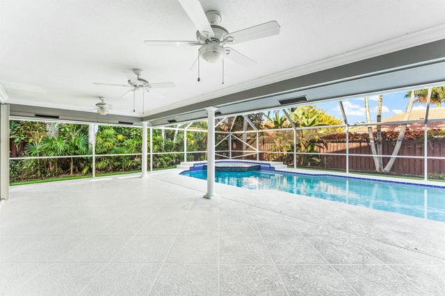 2063 Amesbury Circle, Wellington, FL 33414