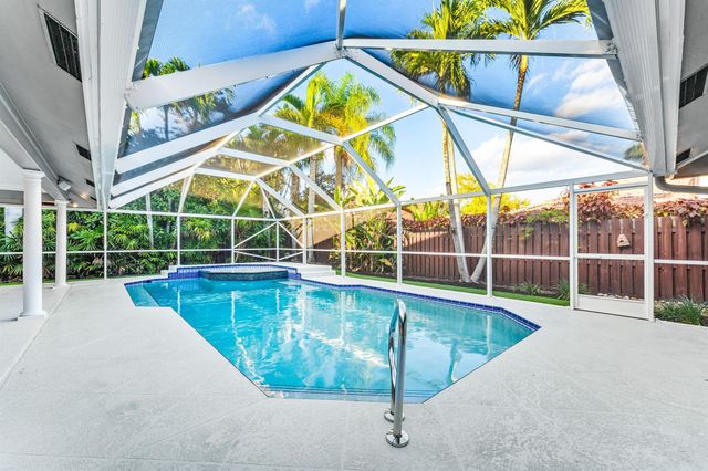 2063 Amesbury Circle, Wellington, FL 33414