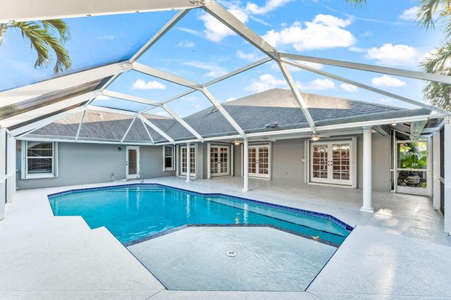 2063 Amesbury Circle, Wellington, FL 33414