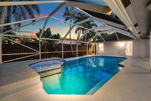 2063 Amesbury Circle, Wellington, FL 33414