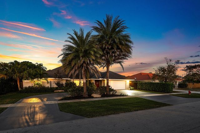 2063 Amesbury Circle, Wellington, FL 33414