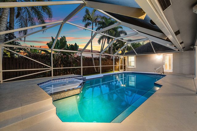 2063 Amesbury Circle, Wellington, FL 33414