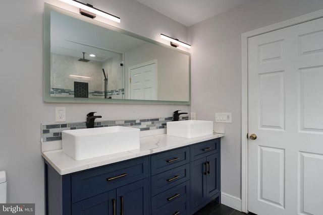 182 FOUNTAYNE LN, Trenton, NJ 08648