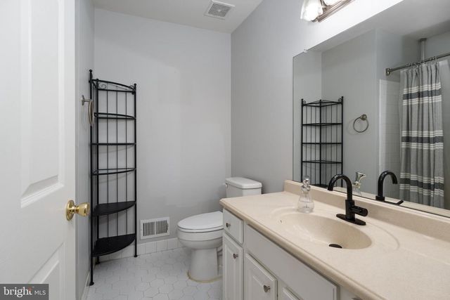 182 FOUNTAYNE LN, Trenton, NJ 08648