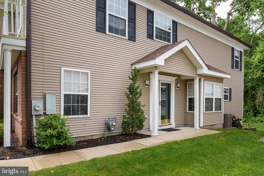 182 FOUNTAYNE LN, Trenton, NJ 08648