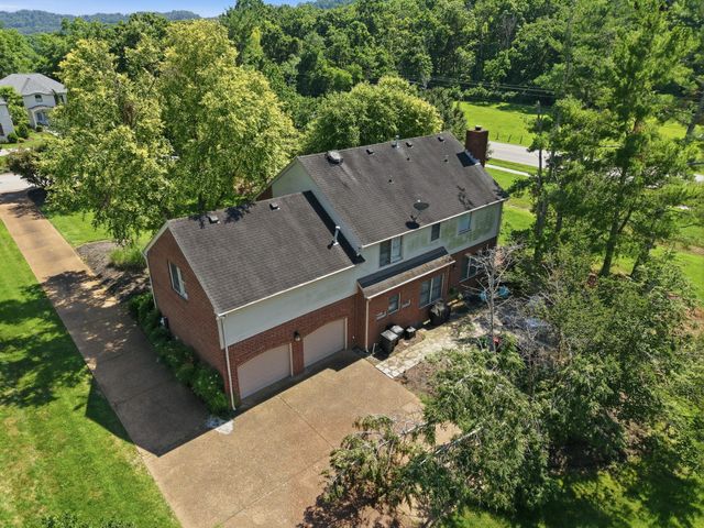6418 Waterford Dr, Brentwood, TN 37027