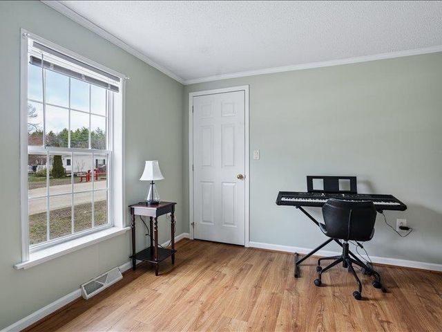 13 Sparrow Drive, Barrington, NH 03825