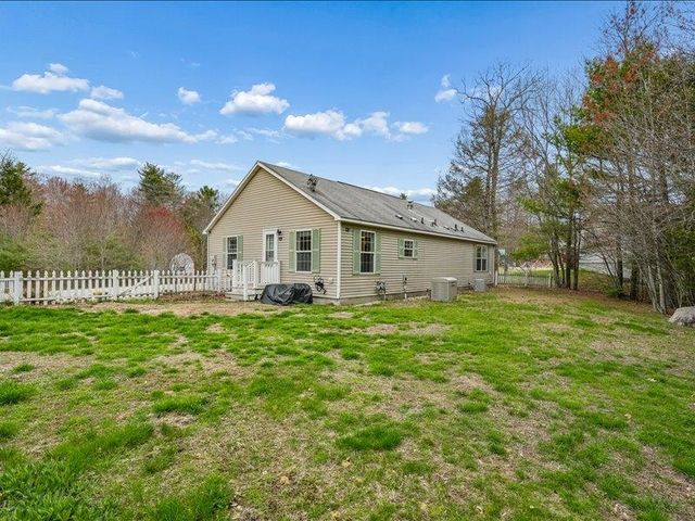 13 Sparrow Drive, Barrington, NH 03825