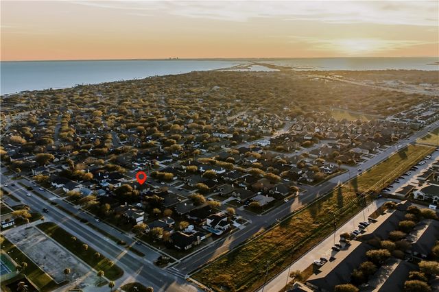 337 Wright Dr, Portland, TX 78374