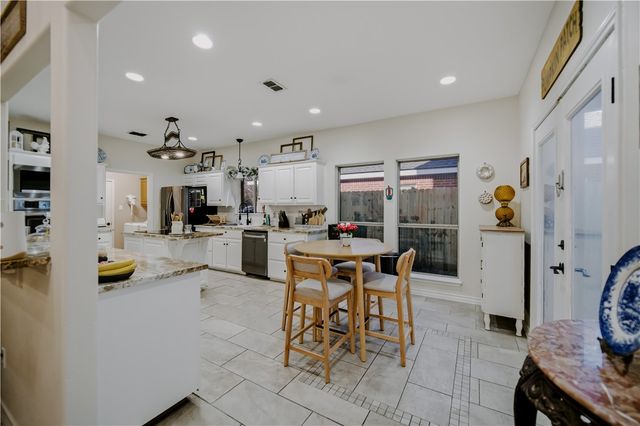 337 Wright Dr, Portland, TX 78374